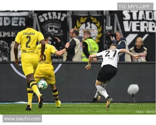 多特客场逼平美因茨暂列德甲第二