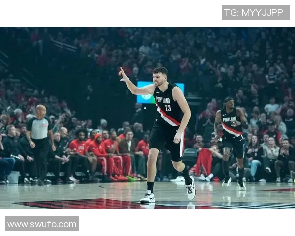 开拓者队主场力克雷霆队，终结两连败